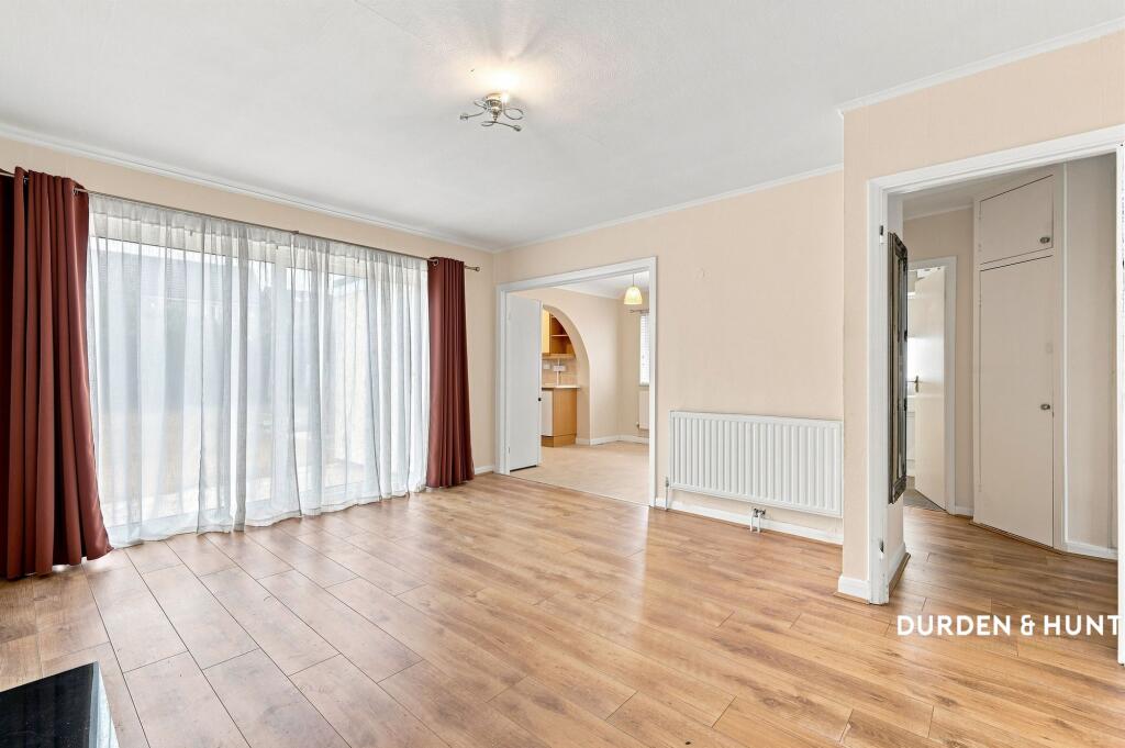 House in Romford - View 4