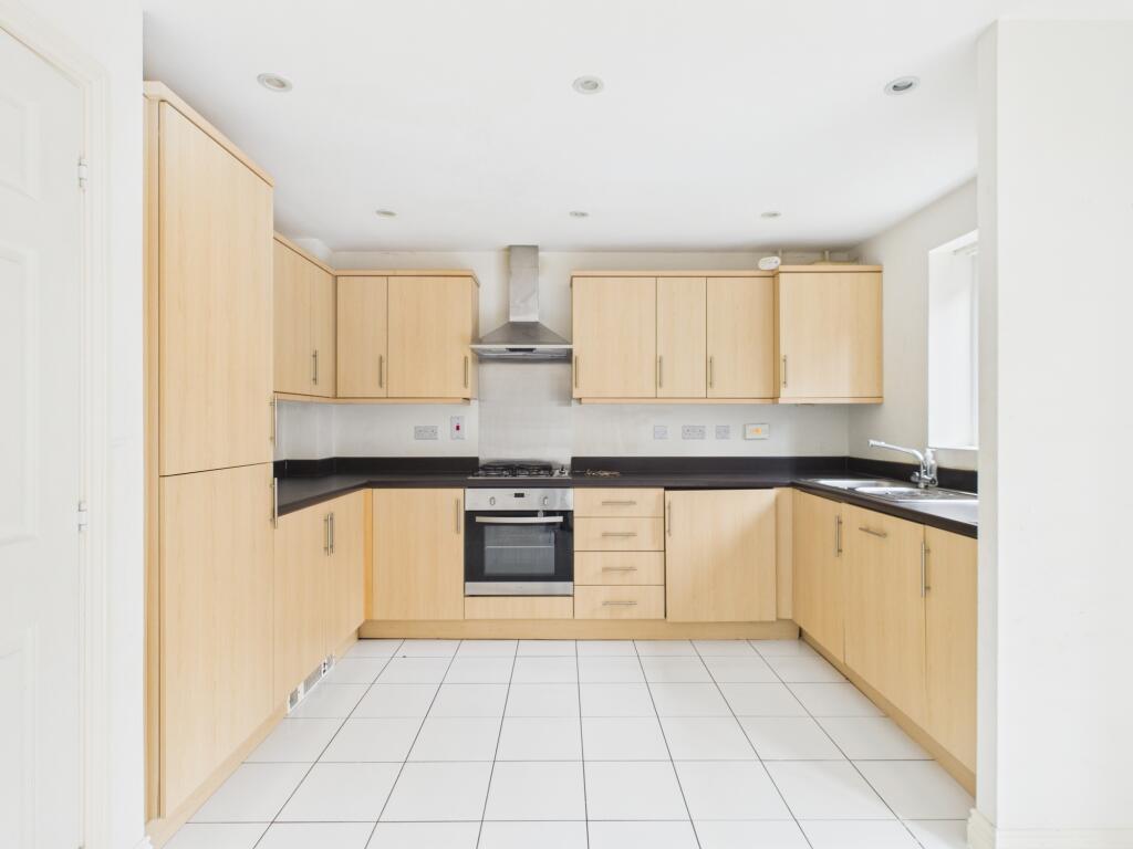Appleton Drive, Basingstoke, RG24 - View 5