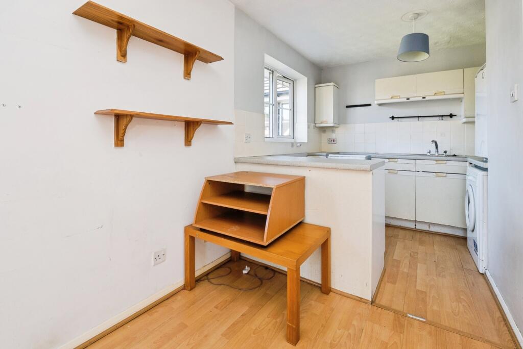 Higham Station Avenue, Chingford, London, E4 photo 4