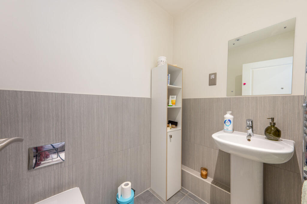 Apartment in London - More