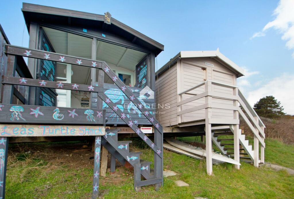 69a Connaught Avenue photo 2