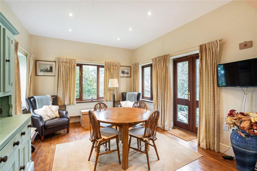 House in Clevedon, Stone Edge Batch - More