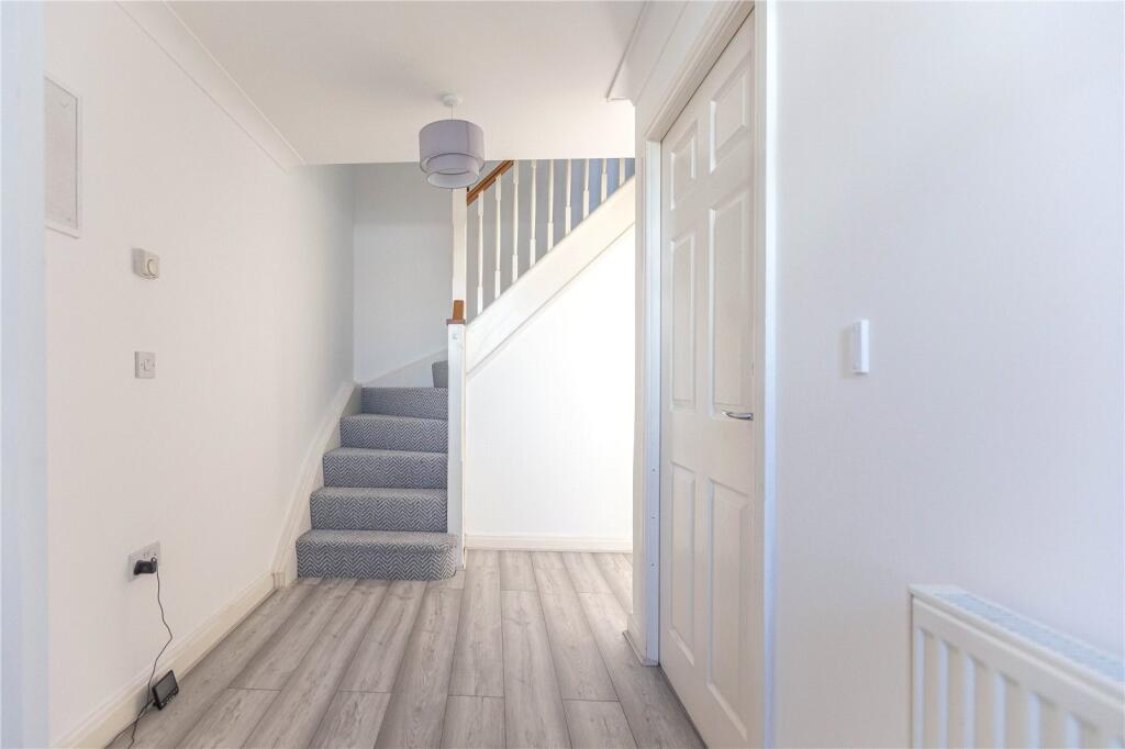 5 bedroom terraced house for rent