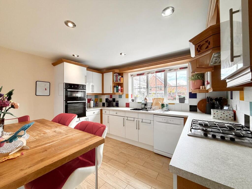 House in Northampton, Grange Park - View 3