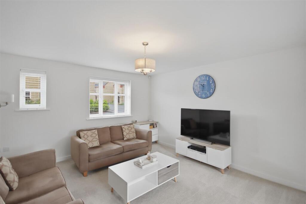 Buckthorn Drive, Bolsover, S44 photo 4