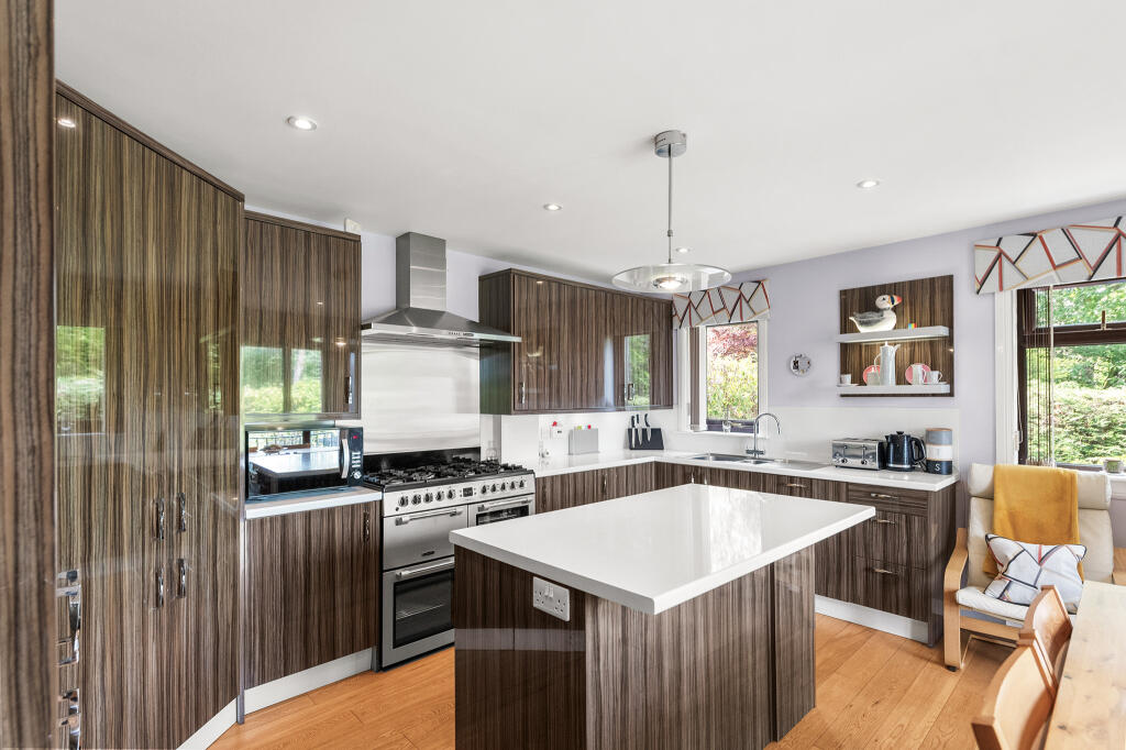 House in Larbert, South Broomage - More