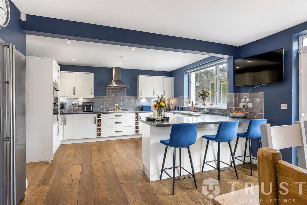House in Wakefield - View 2