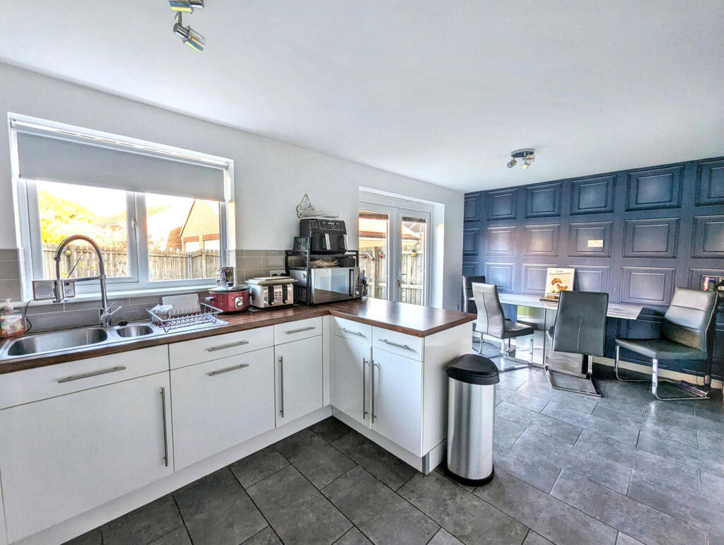 House in Stanley, South Moor - View 4