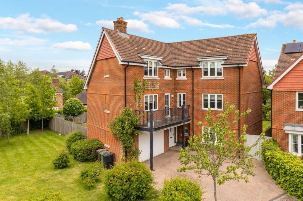 5-bed detached on Dukes Drive, Tunbridge Wells, TN2, £1,100,000