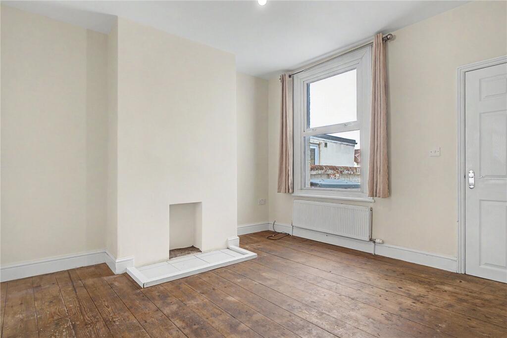 House in Swindon - View 5