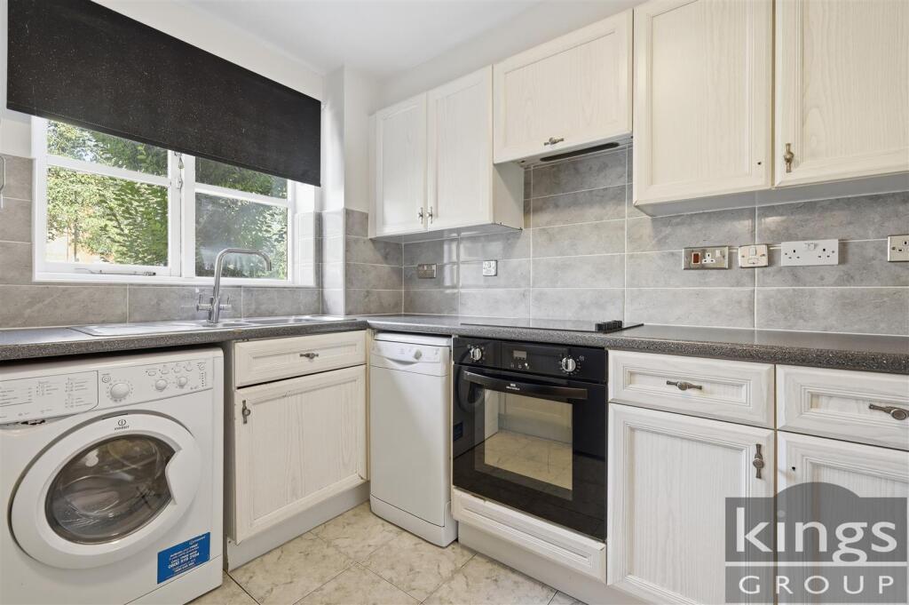 Apartment in Enfield - View 5