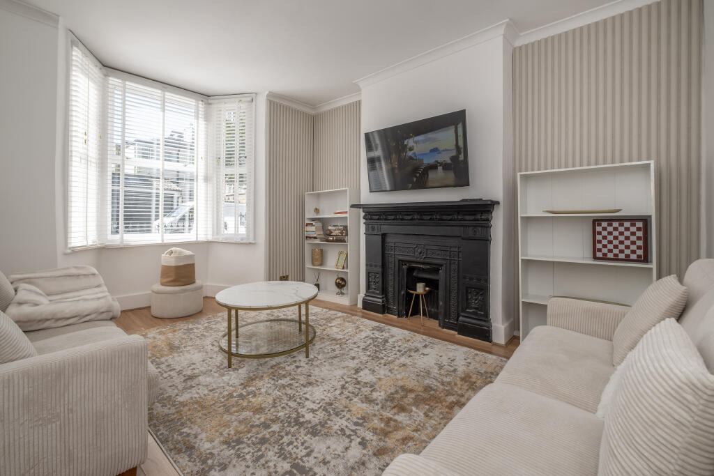 House in London, Walham Green, West Kensington - View 2