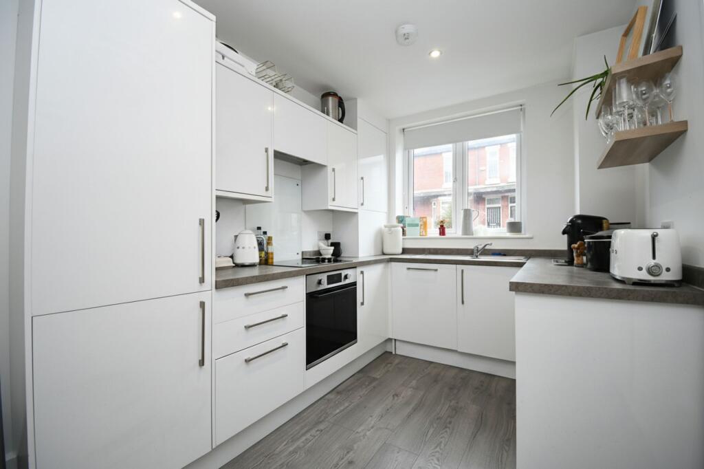 Trafford Road, Eccles, M30 - View 3
