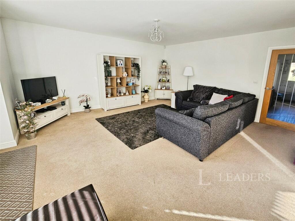 Moorfield Crescent, Sandiacre, Nottingham photo 4