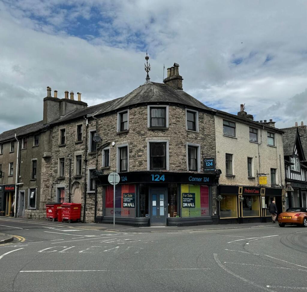 Main image of property: 124 'Corner 124' Stricklandgate, Kendal, LA9 4QG