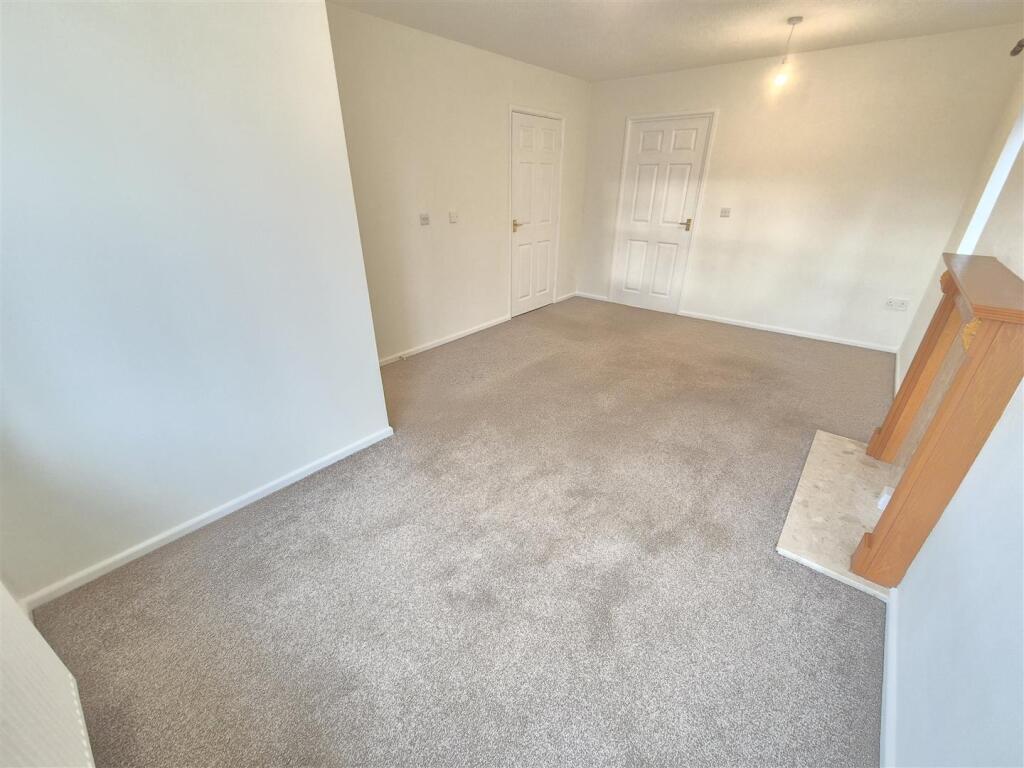 House in Shrewsbury, Llandrinio - More