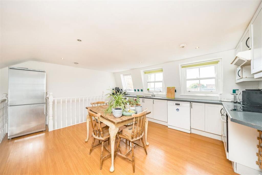 Apartment in London - View 5