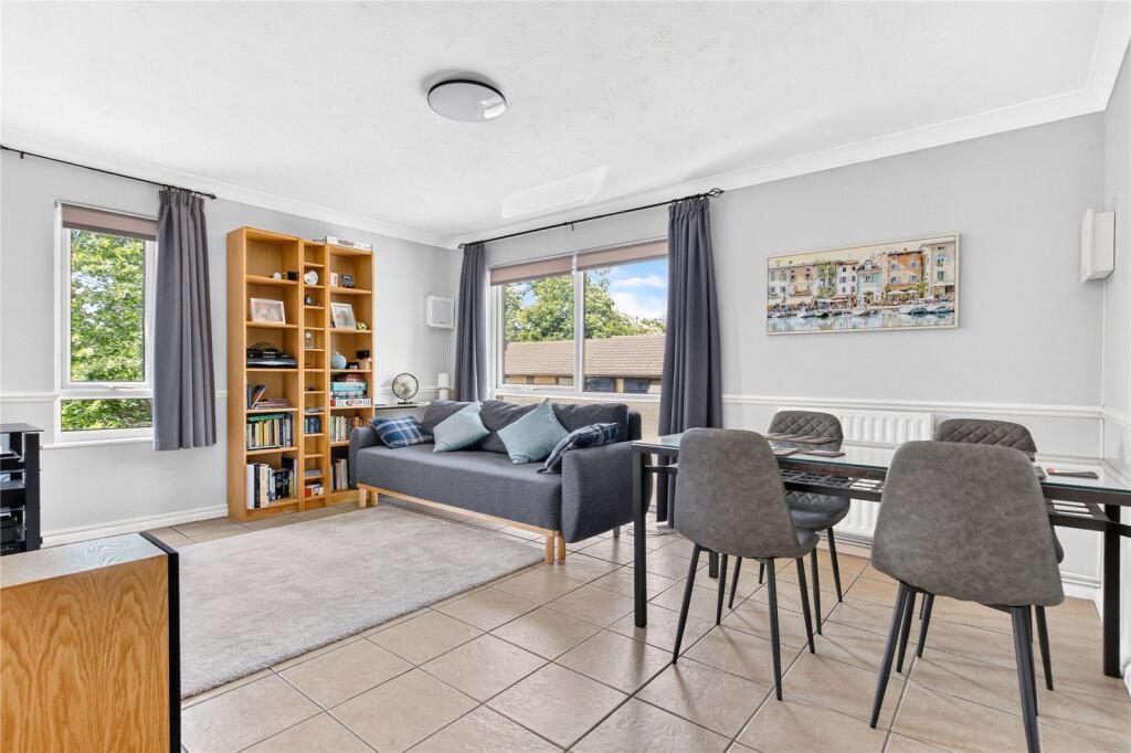 Apartment in Bracknell, Crown Wood, Birch Hill - View 3