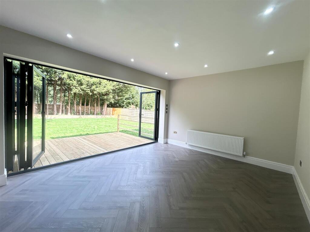 Wynfield Avenue, Wythenshawe photo 3