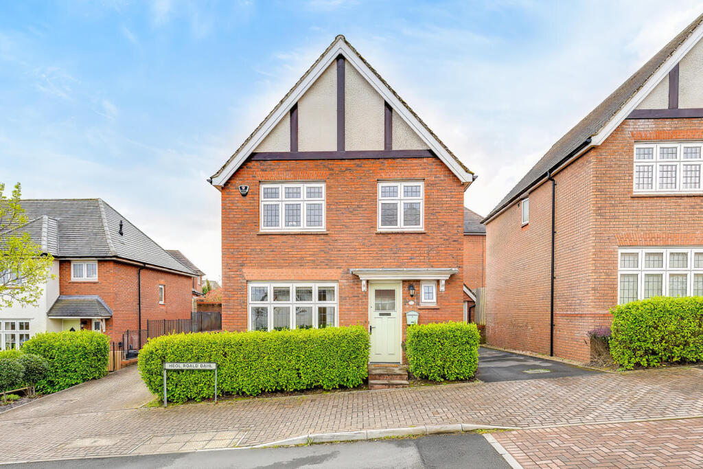 Main image of property: Heol Roald Dahl, Rady