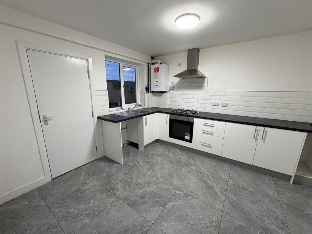 Oldbury Road, Oldbury