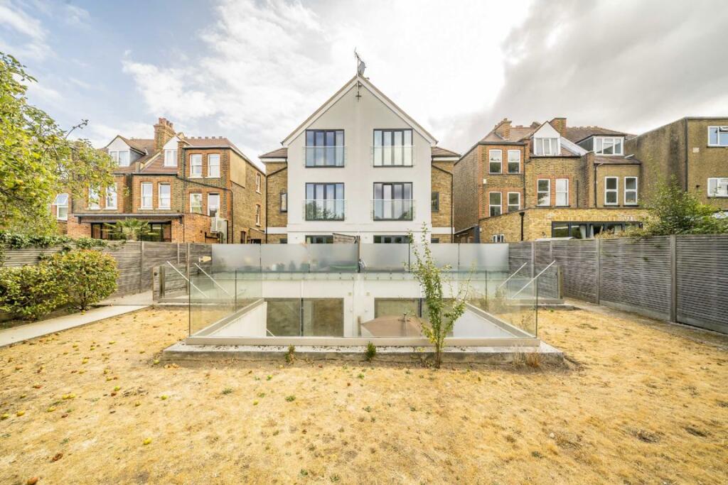 Apartment in London - View 4