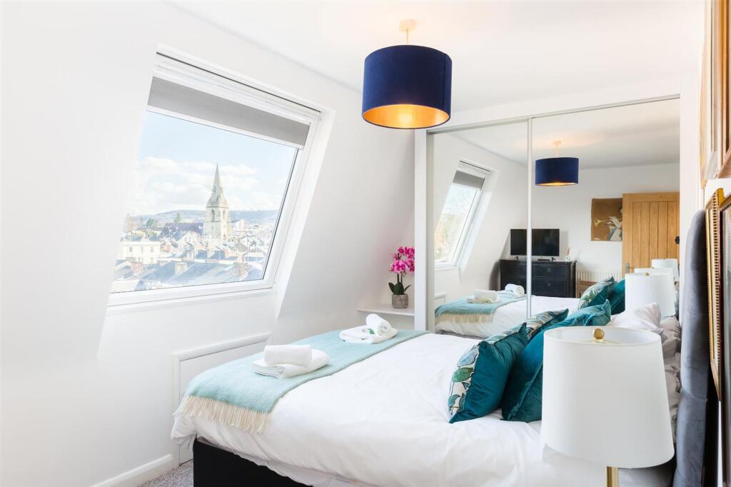 Apartment in Cheltenham, Sandford, Montpellier - View 5