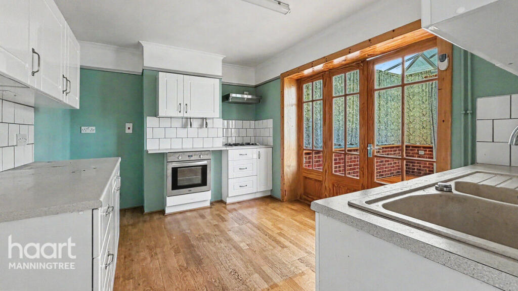Colchester Road, Lawford, Manningtree, Essex - View 4