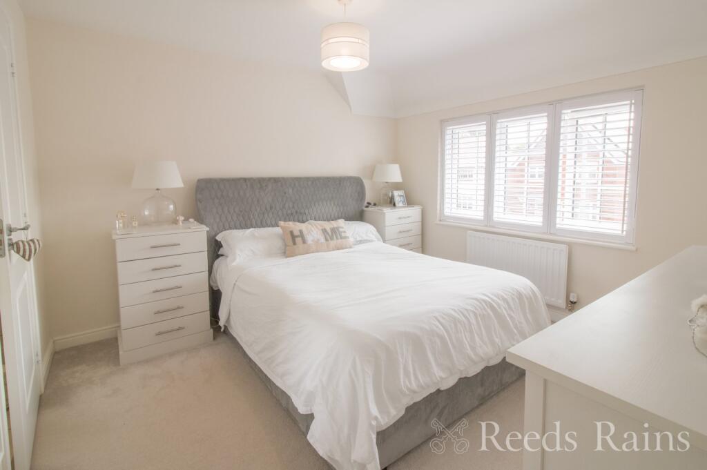House in Ellesmere Port, Little Sutton - View 4