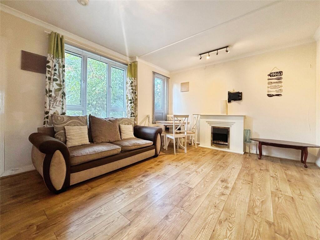 Apartment in Reading - View 2