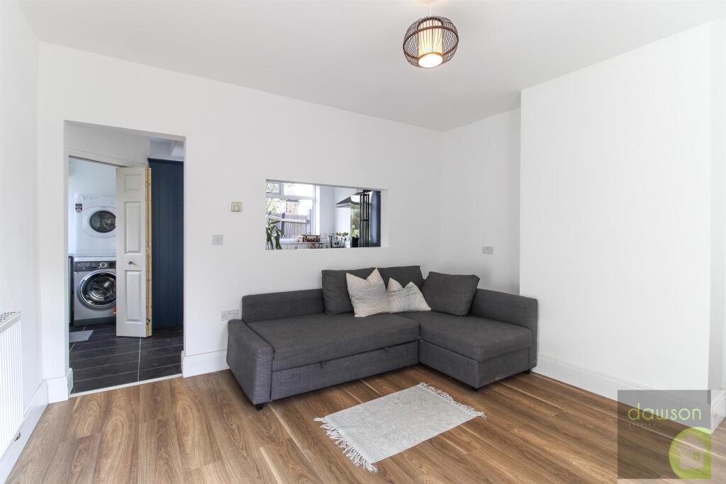 House in Halifax - View 4