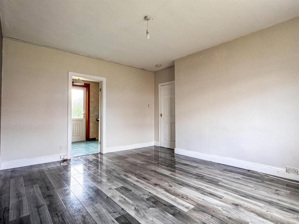 Apartment in Motherwell - More