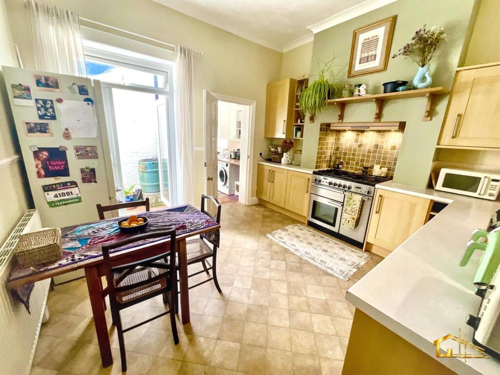Apartment in Bexhill-on-Sea, Central - View 5