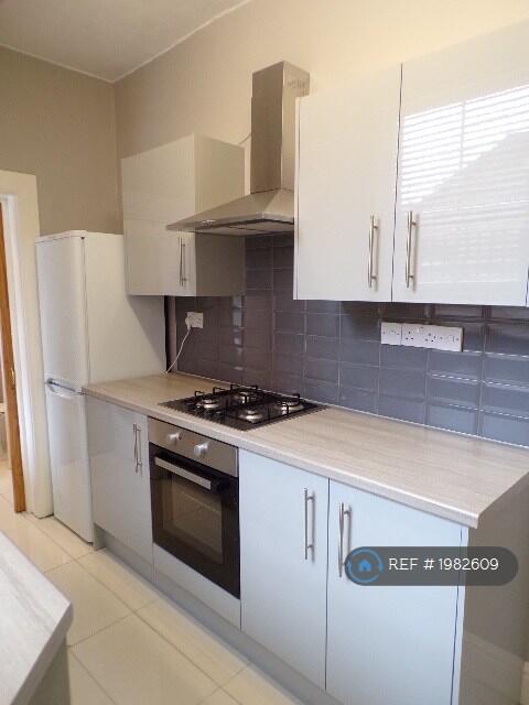 2 bedroom end of terrace house for rent