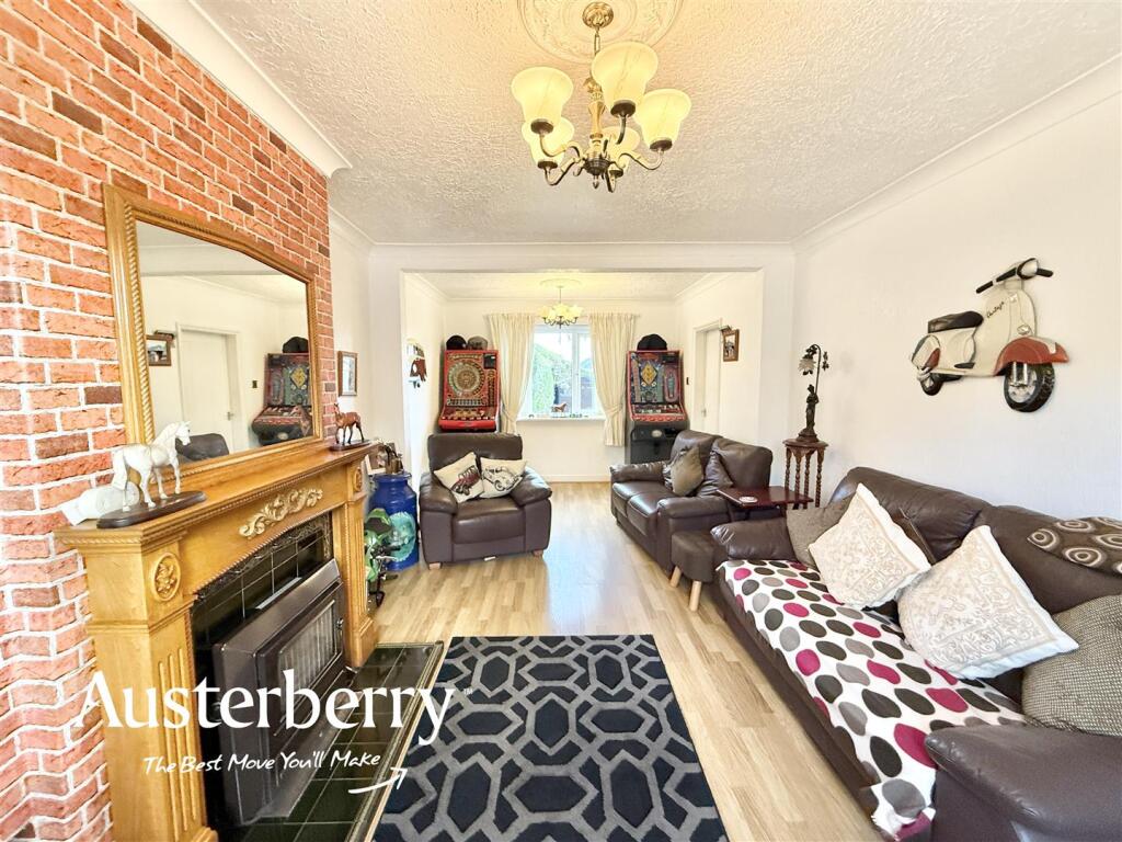 House in Stoke-on-Trent - More