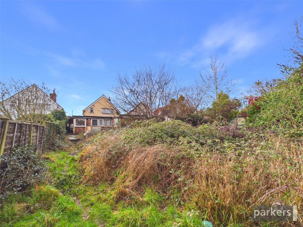 Crockhamwell Road, Woodley, Reading, Berkshire, RG5 photo 3