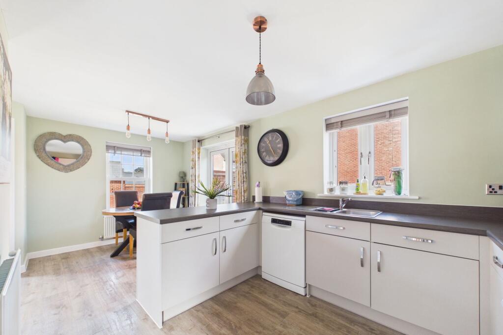 House in Towcester, West Northamptonshire - View 4