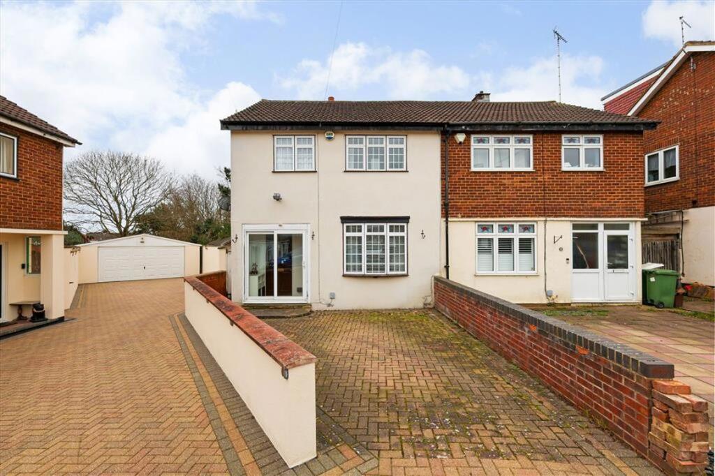 Main image of property: Eynswood Drive, Sidcup
