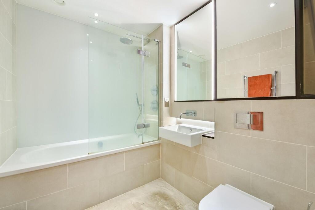 Apartment in London - View 5