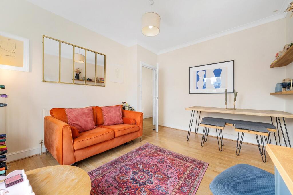 Apartment in London - View 3