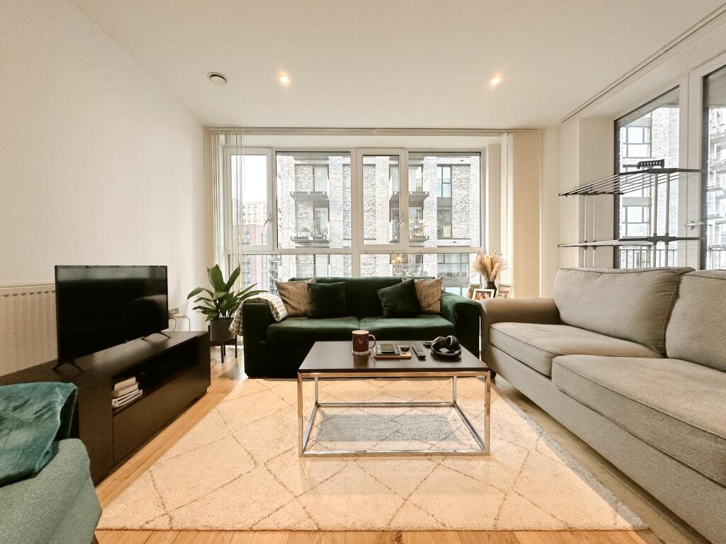 Main image of property: Centurion Tower, 5 Caxton Street North, London, E16