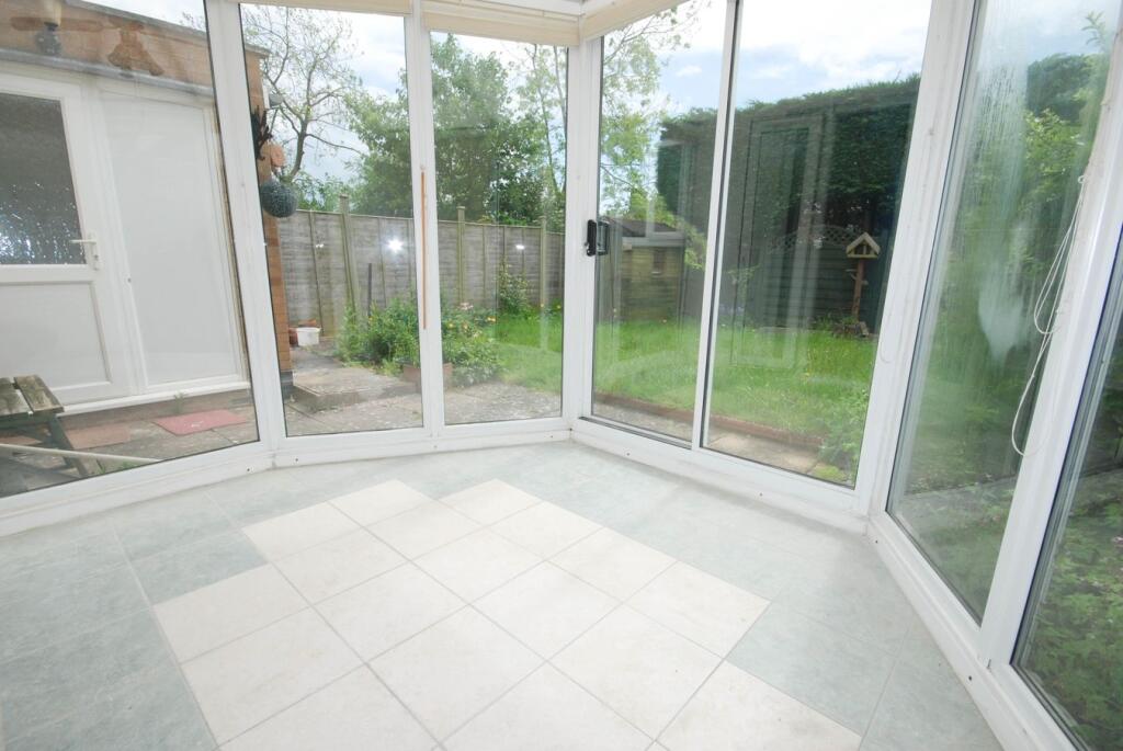 House in Long Buckby, West Northamptonshire - View 4