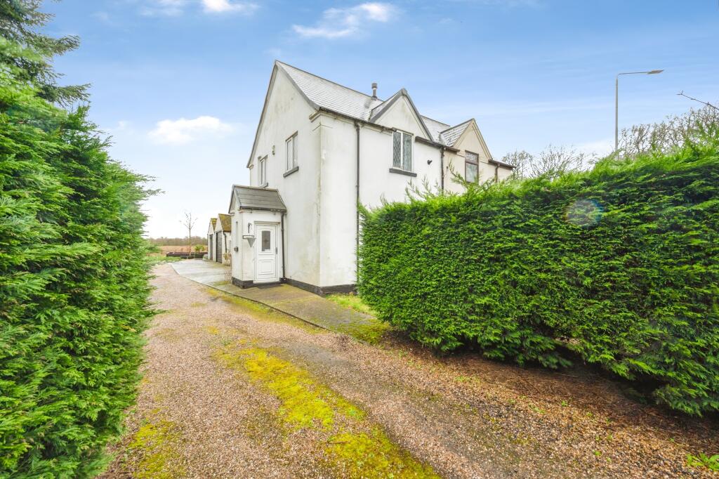 Main image of property: Derby Road, Mansfield, NG18