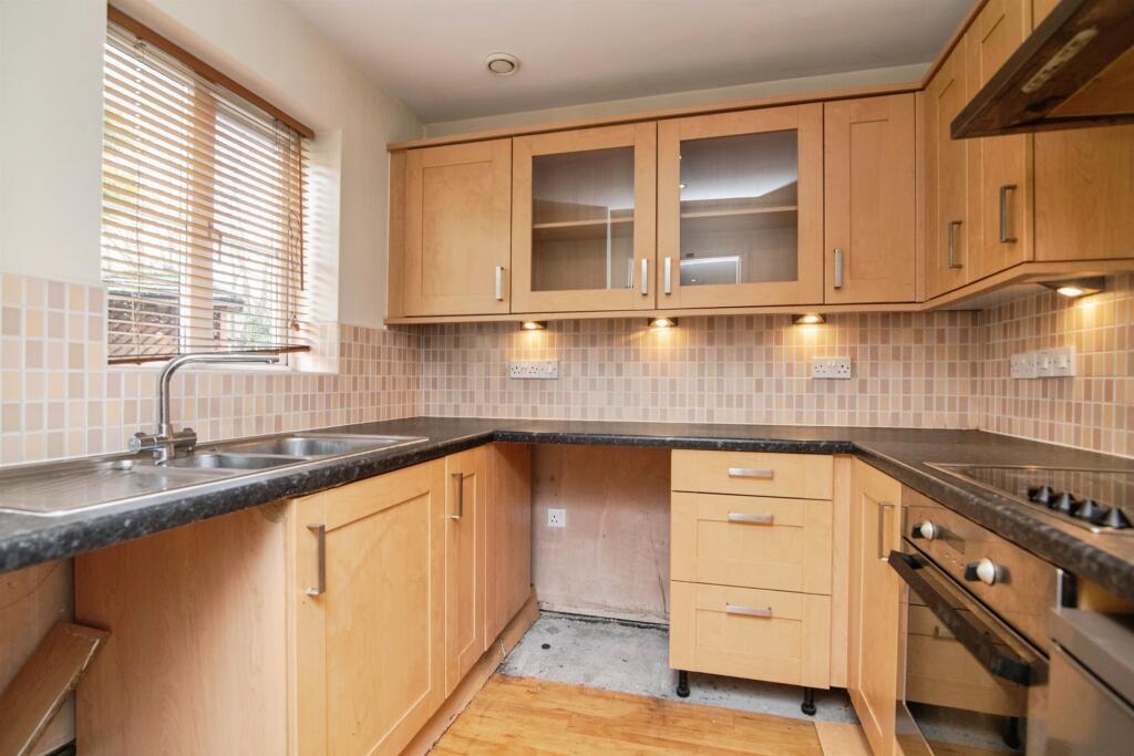 Asbury Court, Great Barr, BIRMINGHAM photo 2