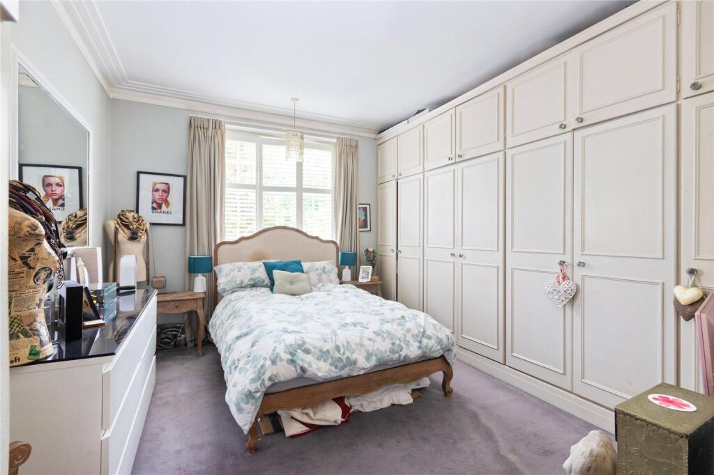 Apartment in London - View 5