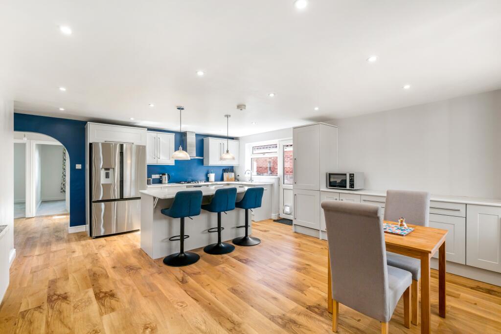 House in North Kesteven, Little Hale - More