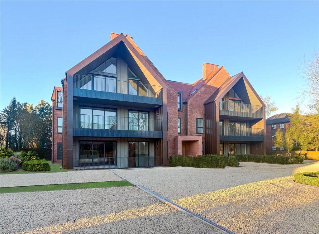 Main image of property: The Links, Meols Drive, West Kirby, CH48