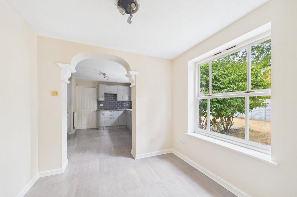 House in Binfield, Bracknell Forest - More