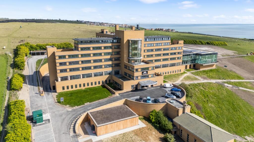3-bed flat on Cliffs Point, Greenways, Ovingdean, £550,000