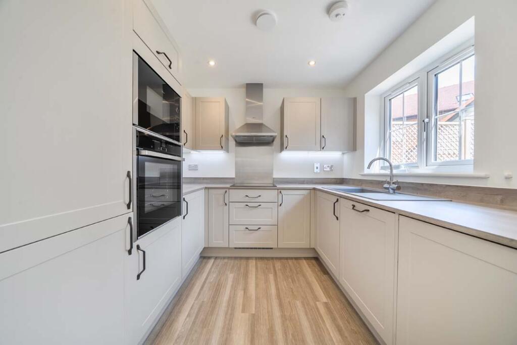 3, Imphal Close, Lime Tree Village, Rugby, CV22 photo 4